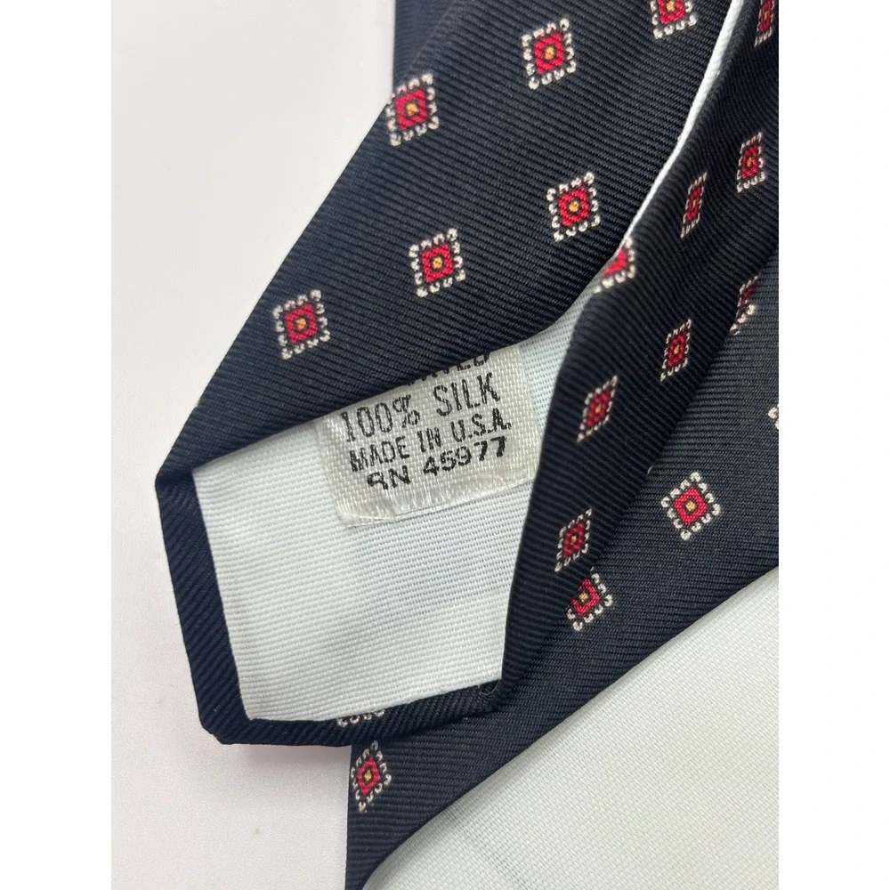 Pietro di Como Navy Blue Silk Geometric Diamond Pattern Hand Made Tie USA